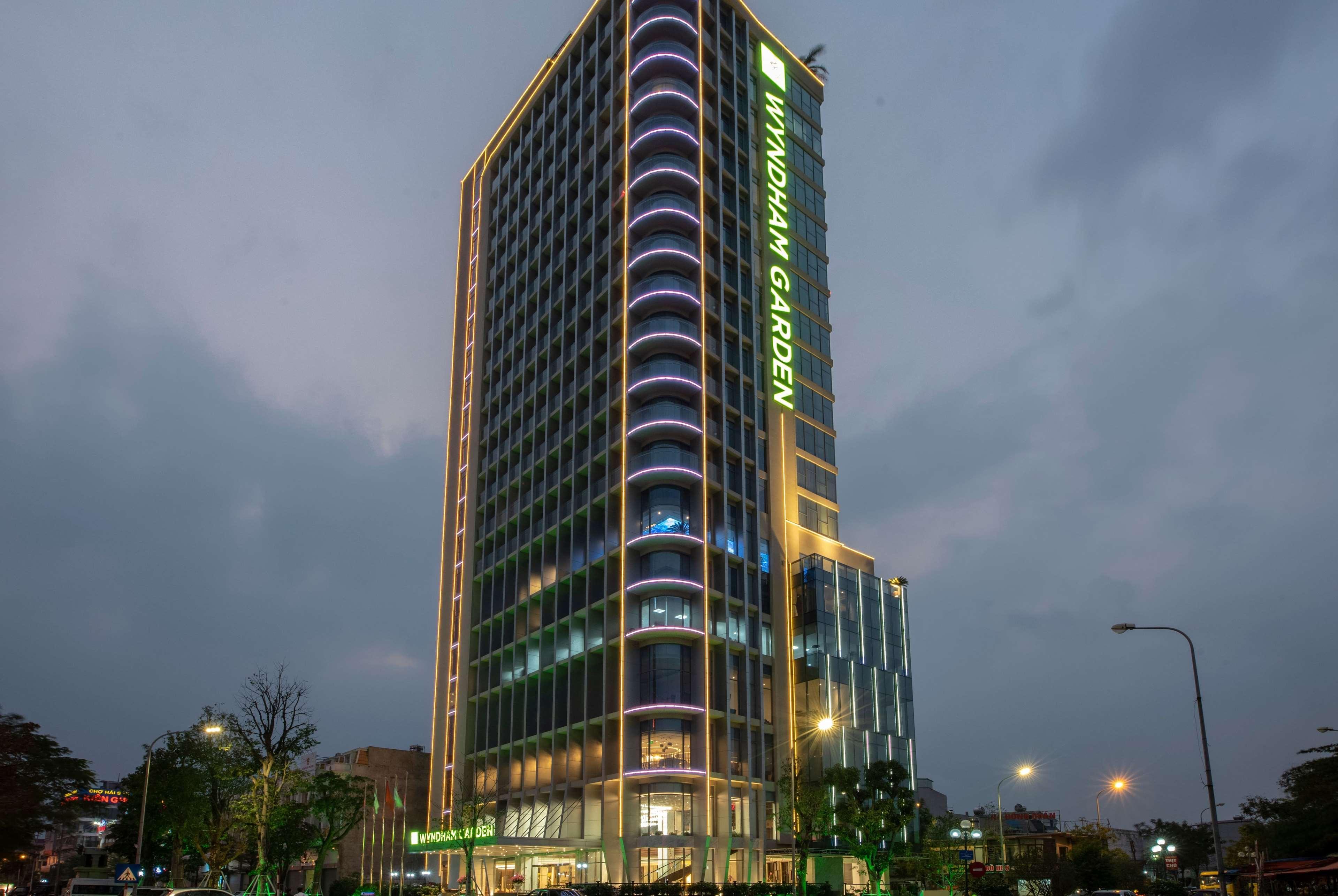 Wyndham Garden Hanoi Exterior photo